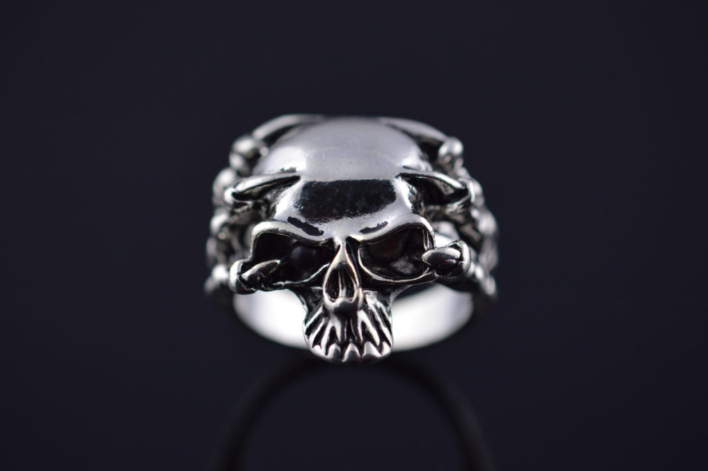 Skull With Dragon Claws Silver Color Steel Ring – Skull Ringz